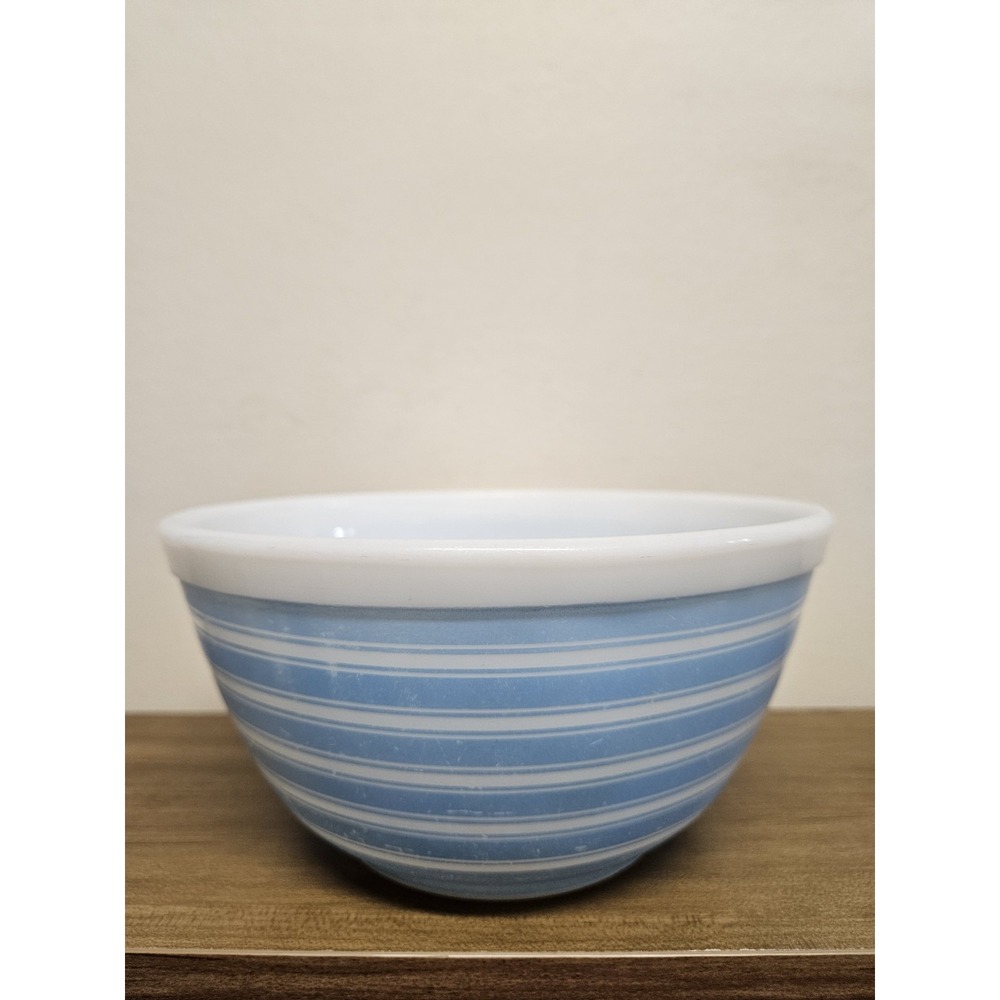 Pyrex 402 Rainbow Stripe Blue White Stripes Mixing Bowl Vintage 1.5 Qt Glass